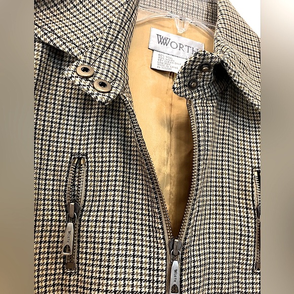 Worth, Size 4, wool/nylon, plaid/camel body w/black sleeves, excellent condition - Picture 3 of 10